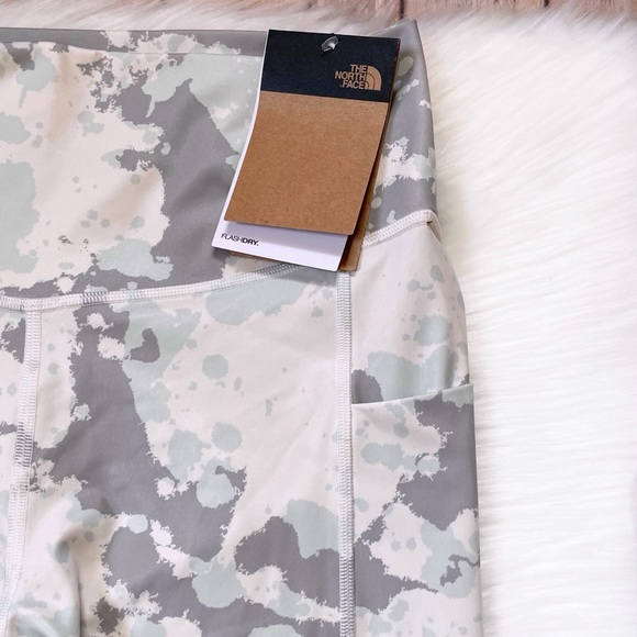 The North Face Women’s Motivation High Rise 7/8 Pocket Tight - Picture 3 of 8